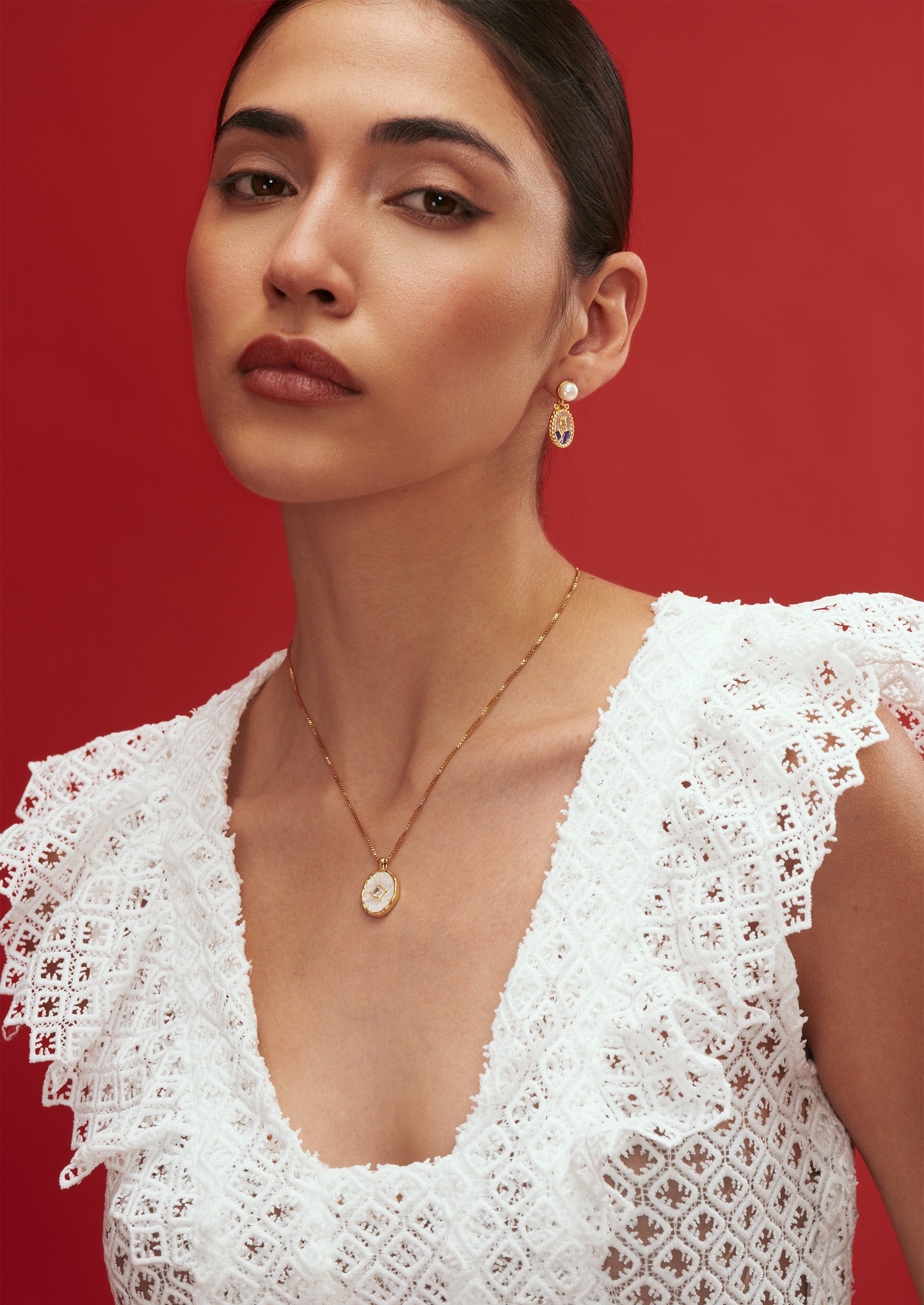 Shell Pendant Necklace