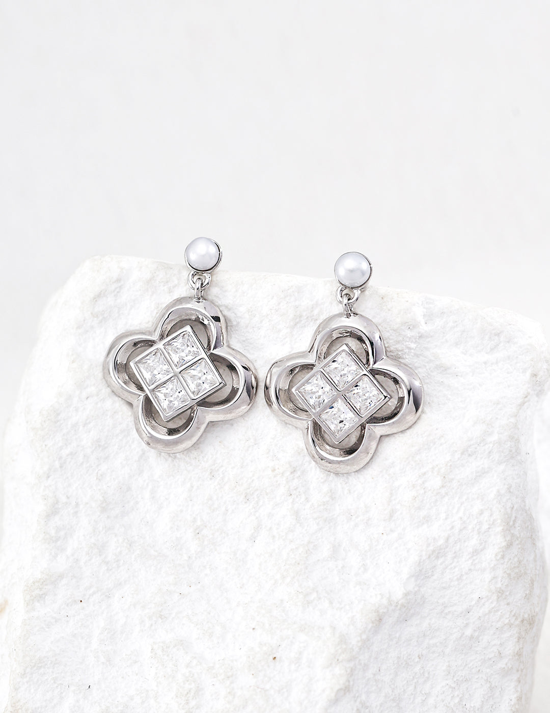 Lucky Four-Leaf Clover Rhinestone Jewelry Set - Earrings & Adjustable Bracelet
