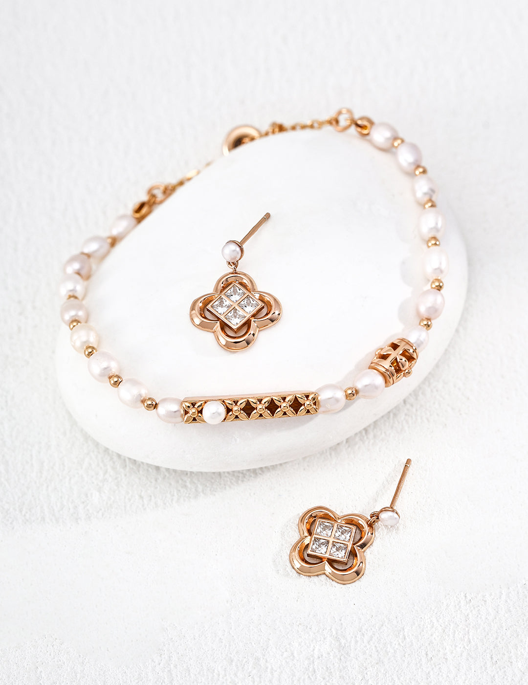 Lucky Four-Leaf Clover Rhinestone Jewelry Set - Earrings & Adjustable Bracelet