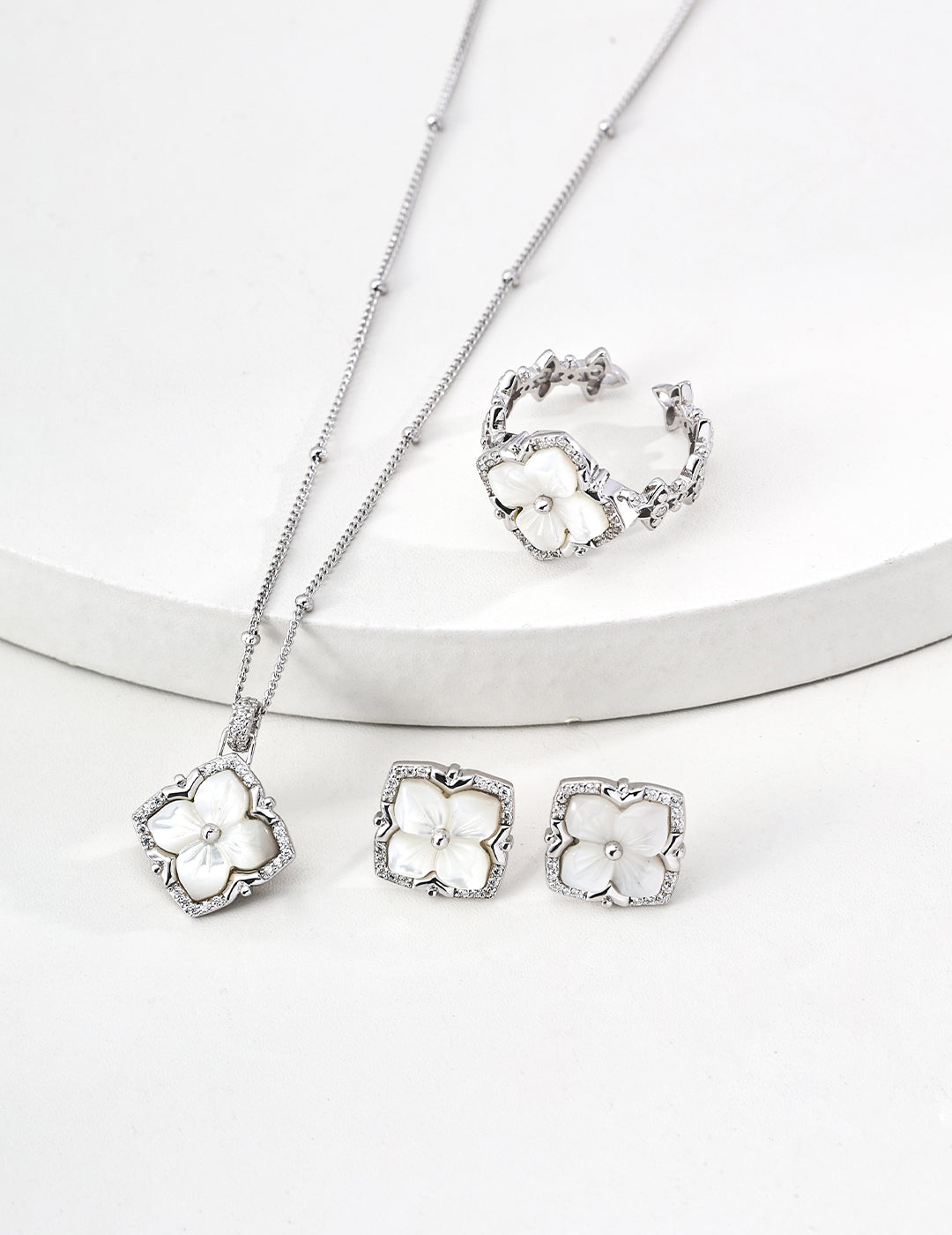 S925 Sterling Silver Vintage Royal Clover Shell & Cubic Zirconia Ring & Earrings & Necklace Set