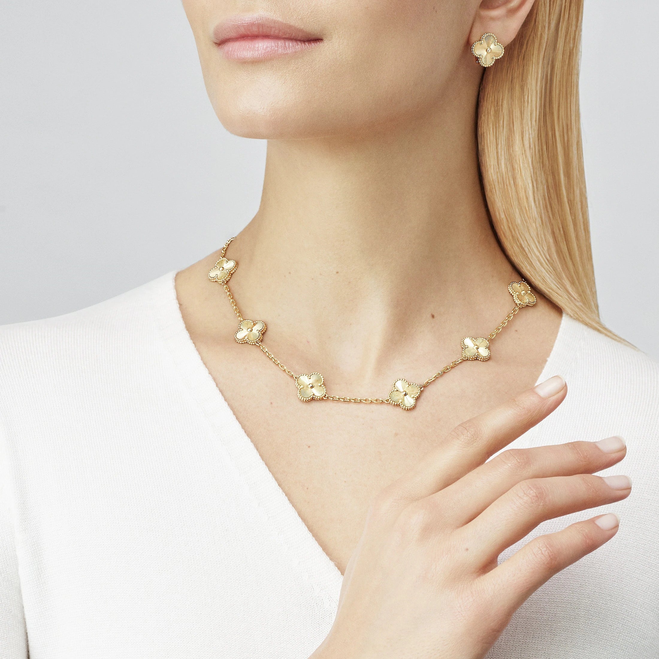 Clover Motif Necklace, Sterling Silver, 18K Gold Plated, 10 Motifs – Symbol of Luck & Elegance
