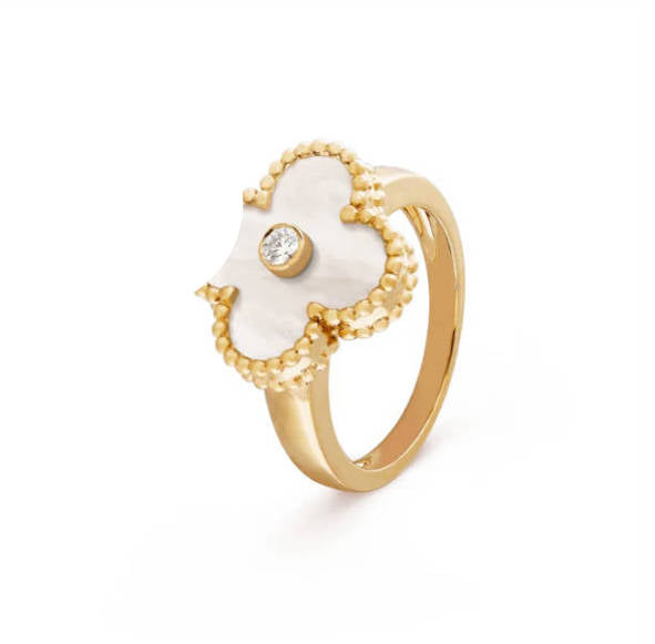 White mother-of-pearl clover leaf ring with 18K gold plating